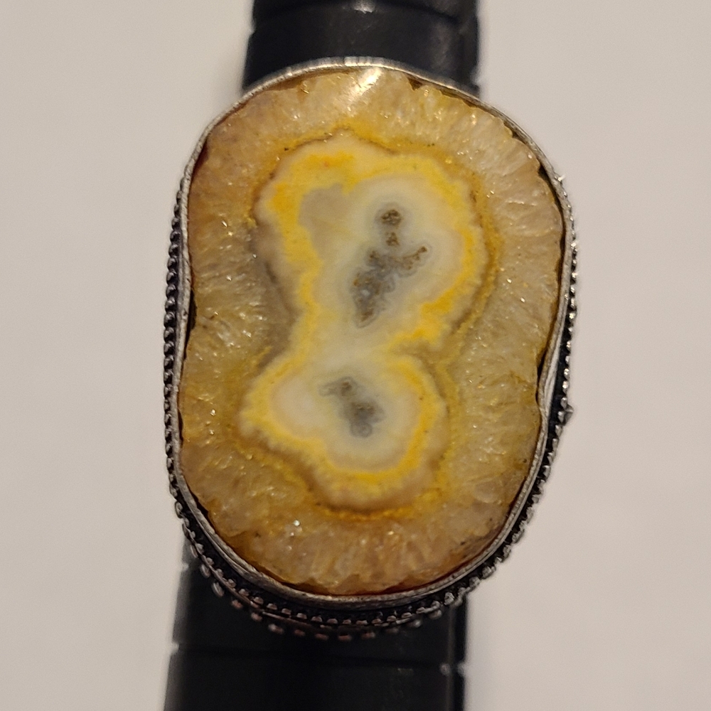 Solar quartz vintage ring